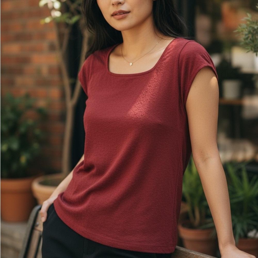 Oh Baby by Motherhood Burgundy Lace Top Size Small NWOT